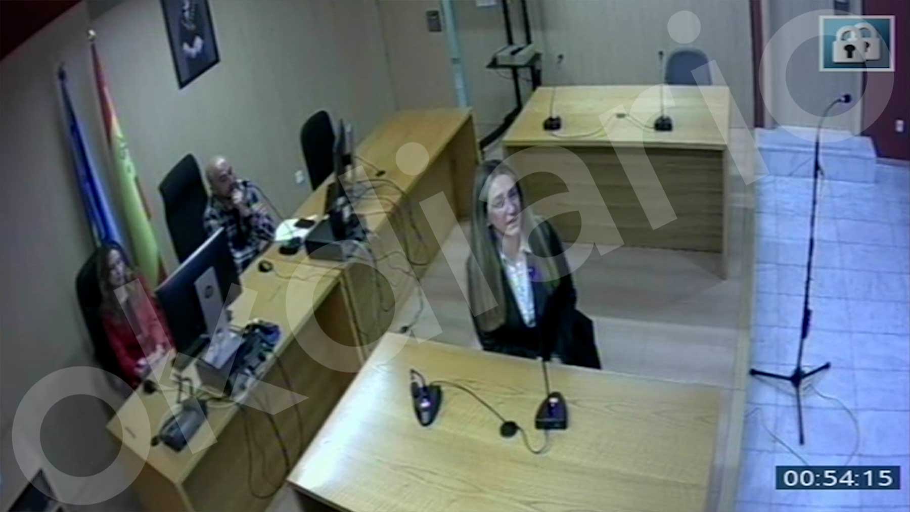 El vídeo de Claudia Montes ante el juez entre sollozos: Falseé mi curriculum