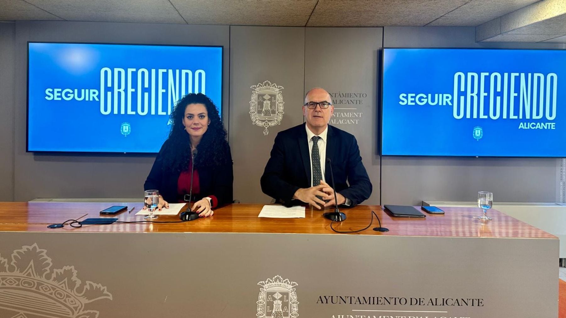 Cinco miembros de una misma familia de entre 18 y 24 años tienen pisos en las VPP del escándalo