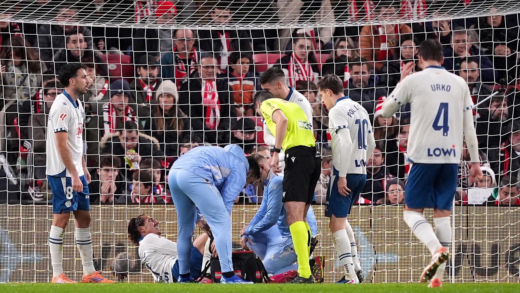 Revolución en el fútbol con las pérdidas de tiempo: un minuto fuera cuando seas atendido