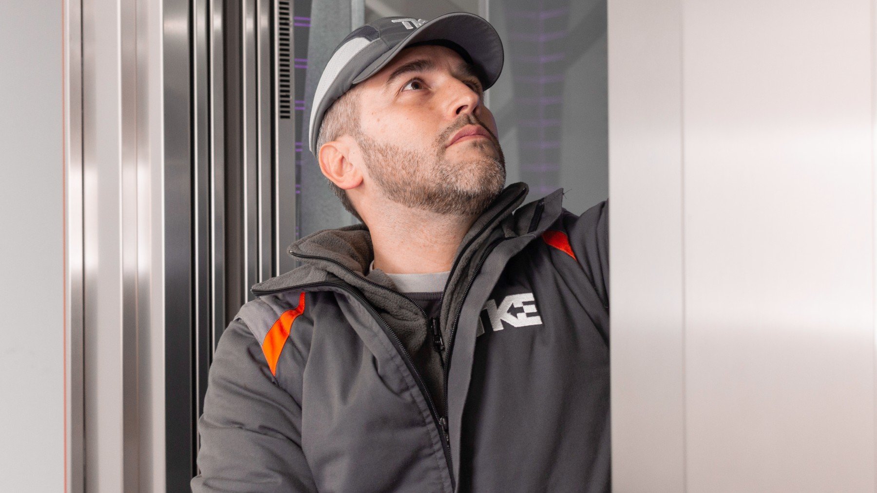 Mantenimiento de ascensores: qué debe incluir el contrato y errores a evitar según la nueva ITC