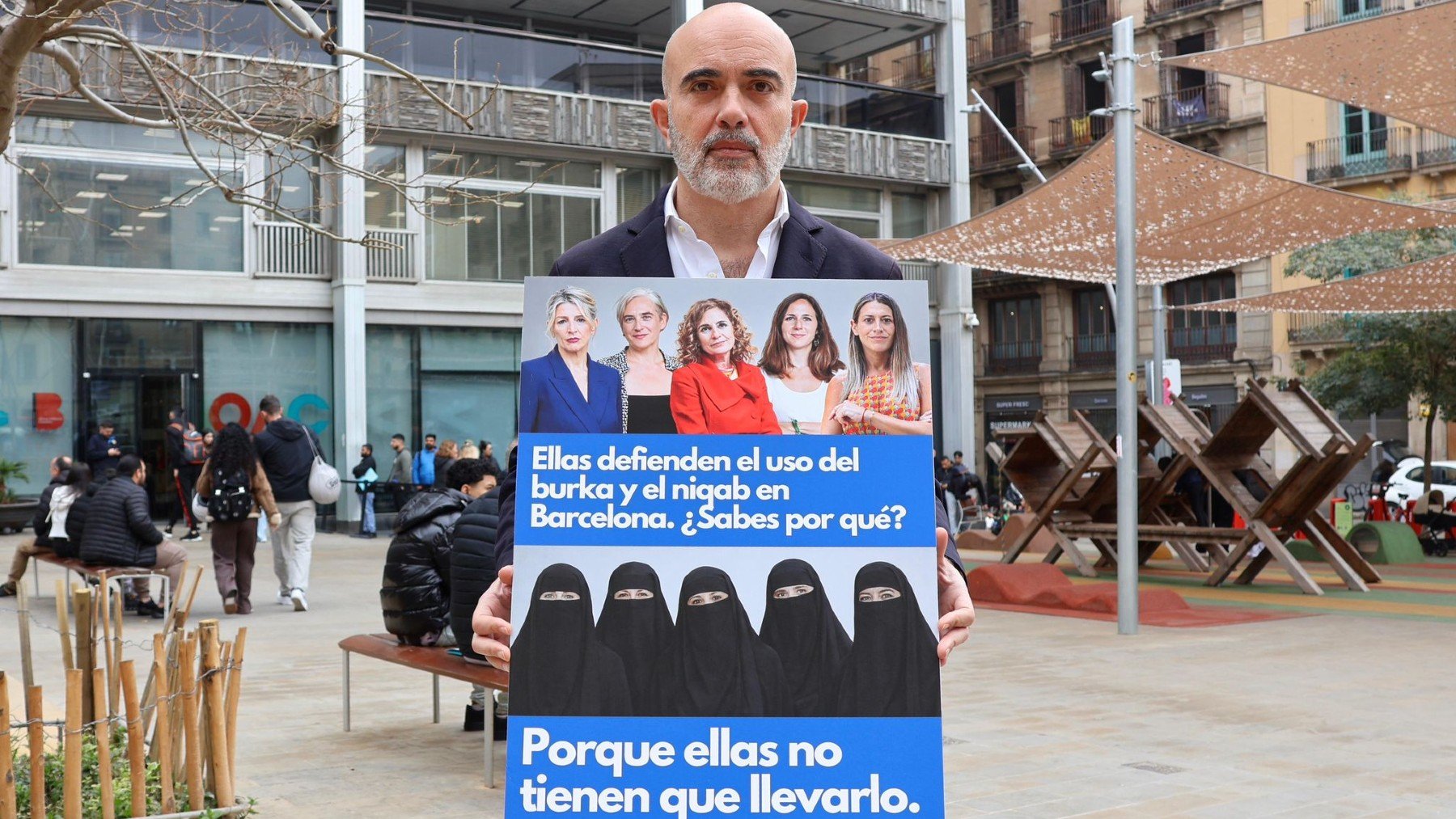 El PP de Barcelona pedirá a Collboni que reclame a Sánchez prohibir el burka y niqab en espacios públicos