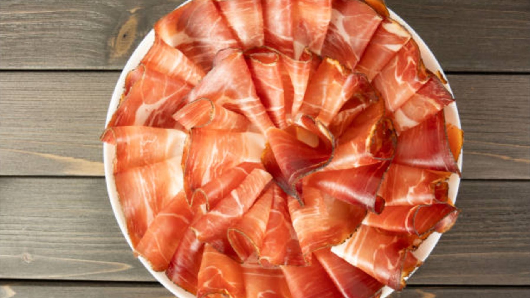 En Mercadona se han vuelto locos y hay colas para llevarse la ganga: una pata de jamón por 30 euros