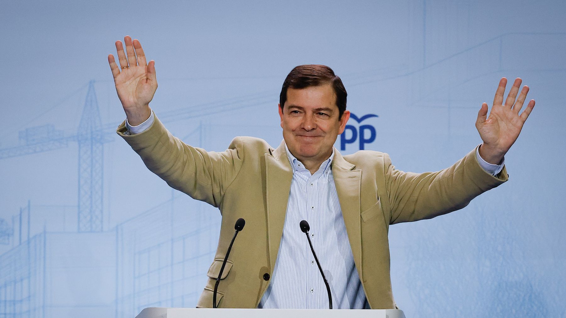 Mañueco encara sus últimas elecciones en Castilla y León con el reto de frenar el empuje de Vox