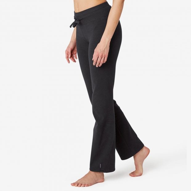 Mallas de fitness de corte recto y bajos ajustables de la marca Domyos