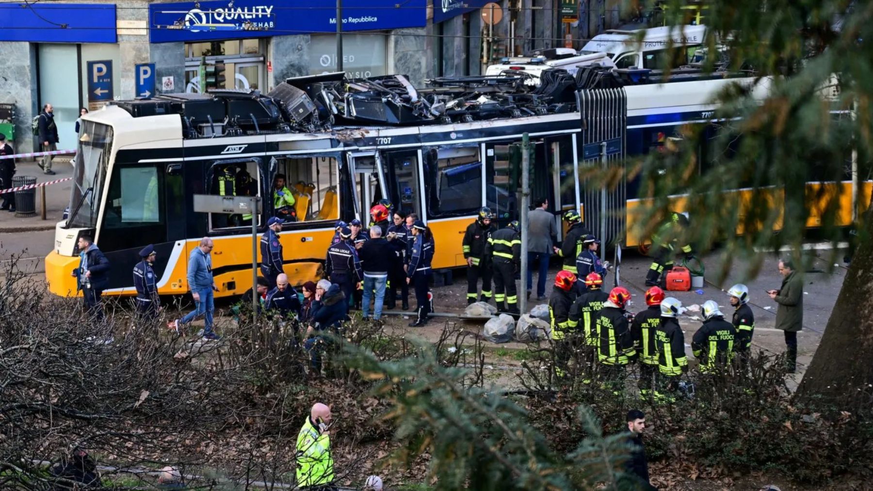 Al menos dos muertos y 39 heridos tras descarrilar un tranvía en Milán