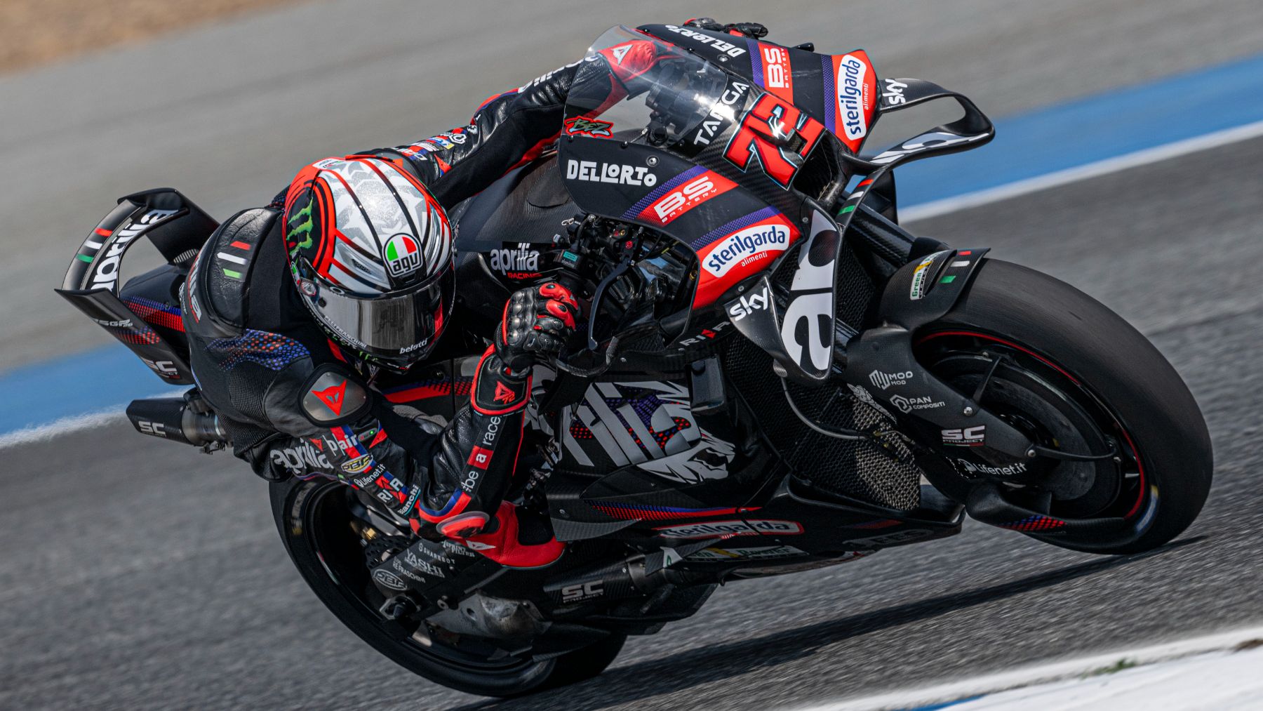 Un Bezzecchi de récord avisa en Tailandia, con Márquez segundo y Bagnaia otra vez en problemas