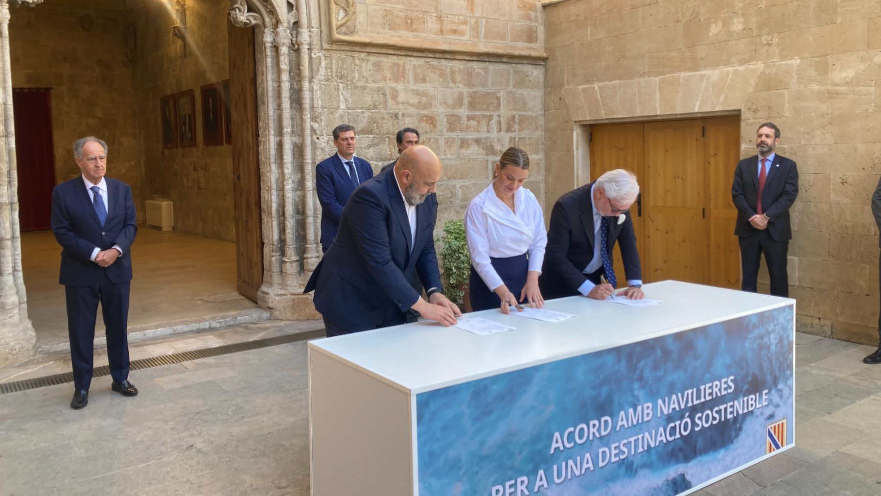 Palma pacta un nuevo tope a los cruceros: tres diarios y 1.000 pasajeros menos al día en temporada alta