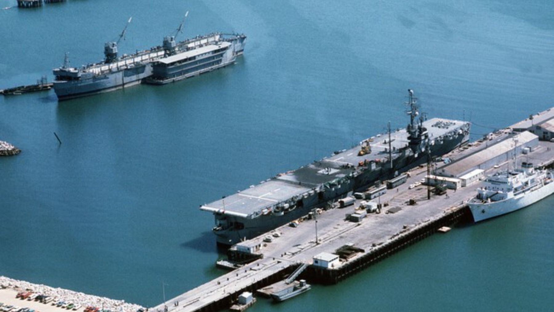 Lo que nadie te cuenta de la Base Naval de Rota: el plan millonario para militares solteros