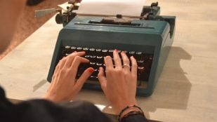 Cómo escribir 'espurio' o 'espúreo' en español según la RAE, espúreo, es incorrecto en la RAE, qué significa espurio en el diccionario, espúreo es una ultracorrección del español, ultracorreciones en la RAE, qué es una ultracorrección.