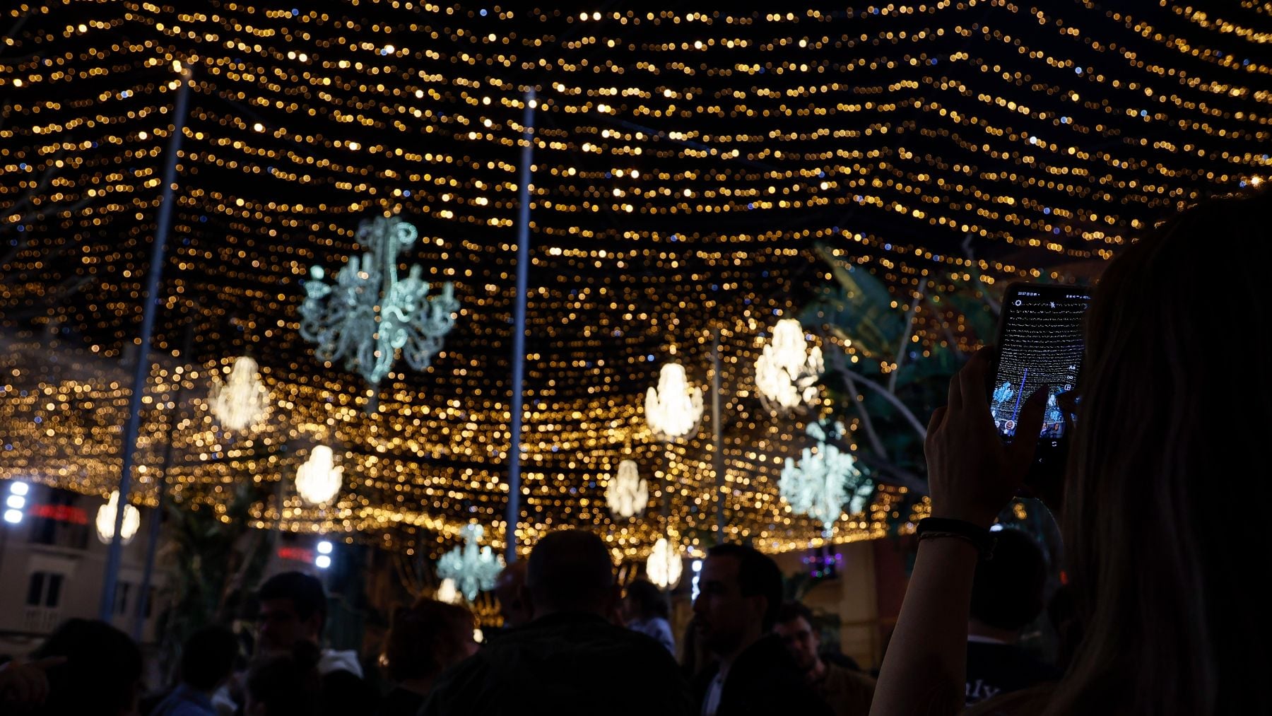 El encendido de las luces de la Falla Cuba-Puerto Rico. (Foto: EP)