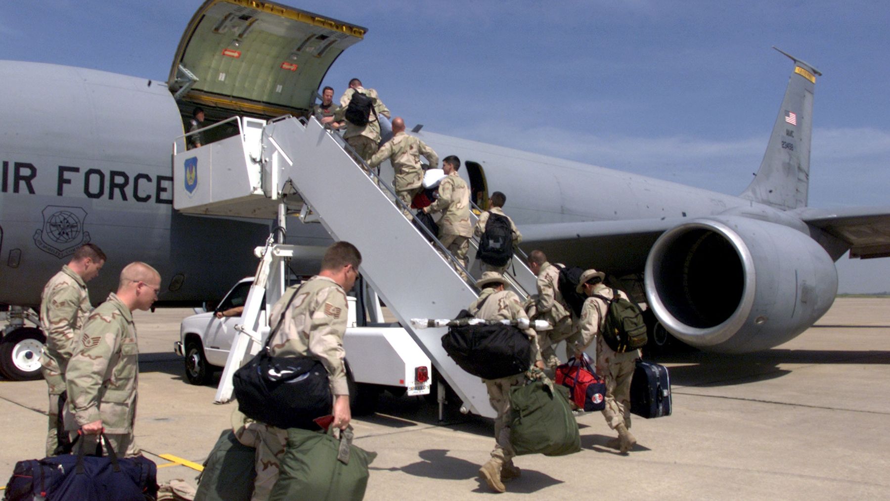 EEUU vació de aviones cisterna las bases de Rota y Morón mientras Irán preparaba sus primeros ataques a Europa
