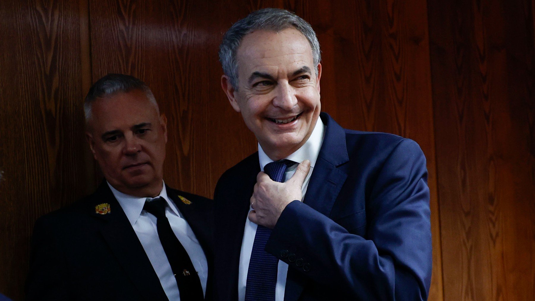 Zapatero admite en el Senado que cobró en torno a medio millón de su conseguidor vinculado a Plus Ultra