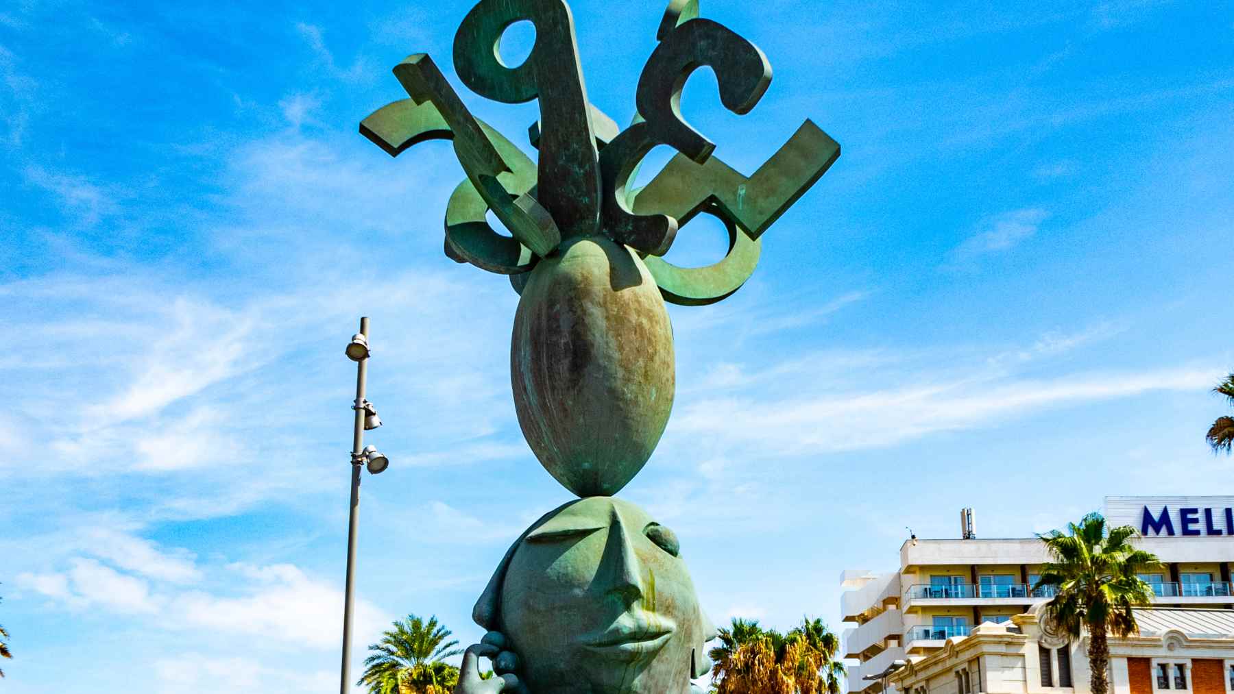 Escultura de Ripollés.