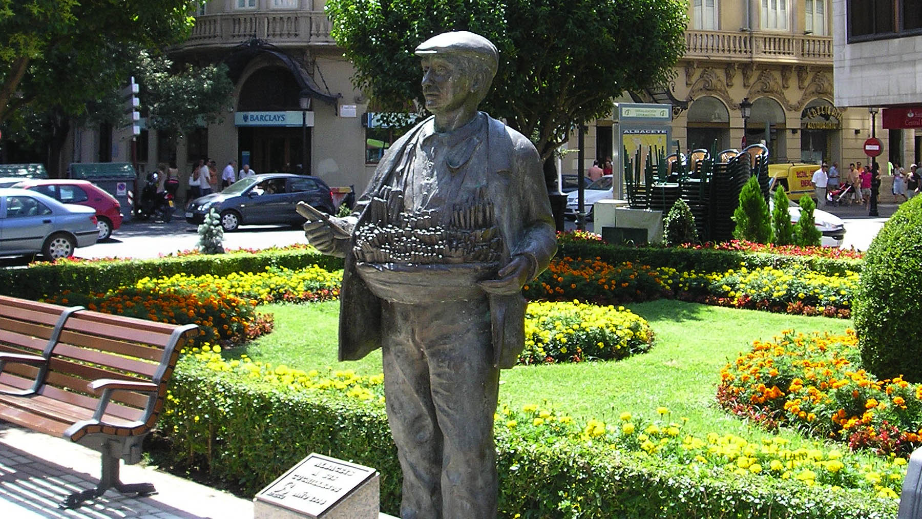 Estatua de un navajero en Albacete. Foto: Dominio público.