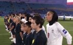 La selección de fútbol femenino de Irán se niega a cantar el himno de la dictadura islámica