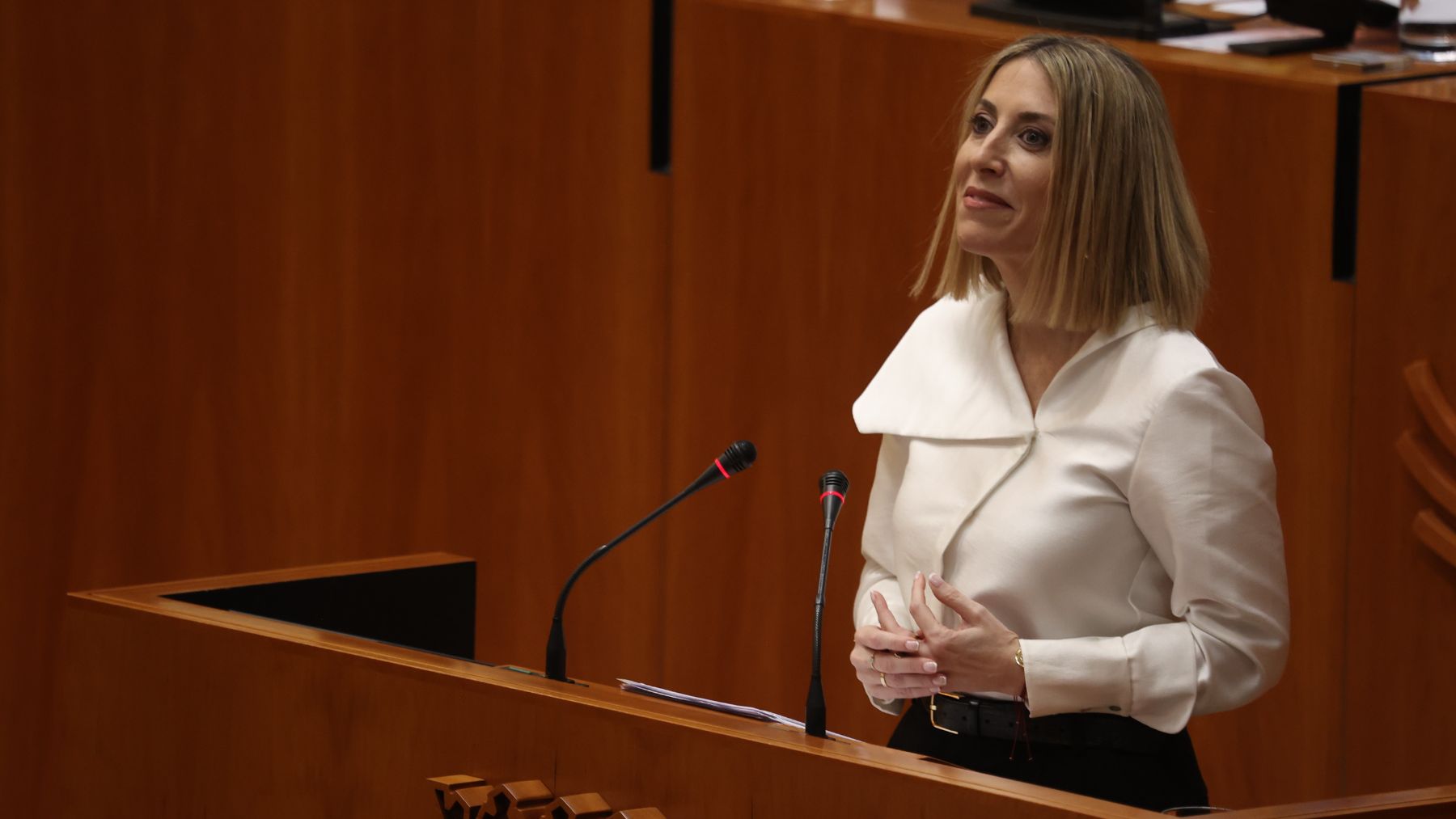 Guardiola tiende la mano a Vox para investirla presidenta de Extremadura: No hay un muro entre nosotros