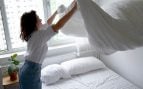 Con este truco en la rutina de lavado, las toallas y sábanas de casa pueden alcanzar el estándar de calidad de una suite de hotel. (Foto: Freepik)