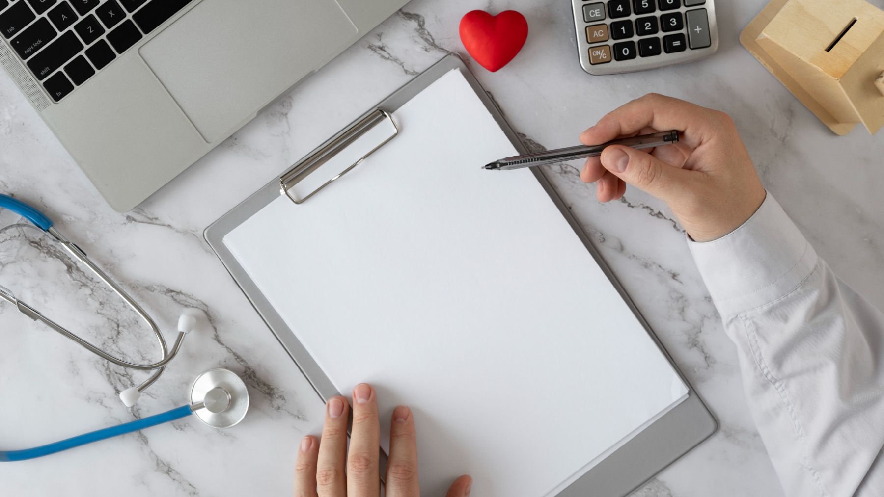 Ya es oficial: Hacienda confirma la deducción de 1.500 euros por seguro de salud si cumples estos requisitos