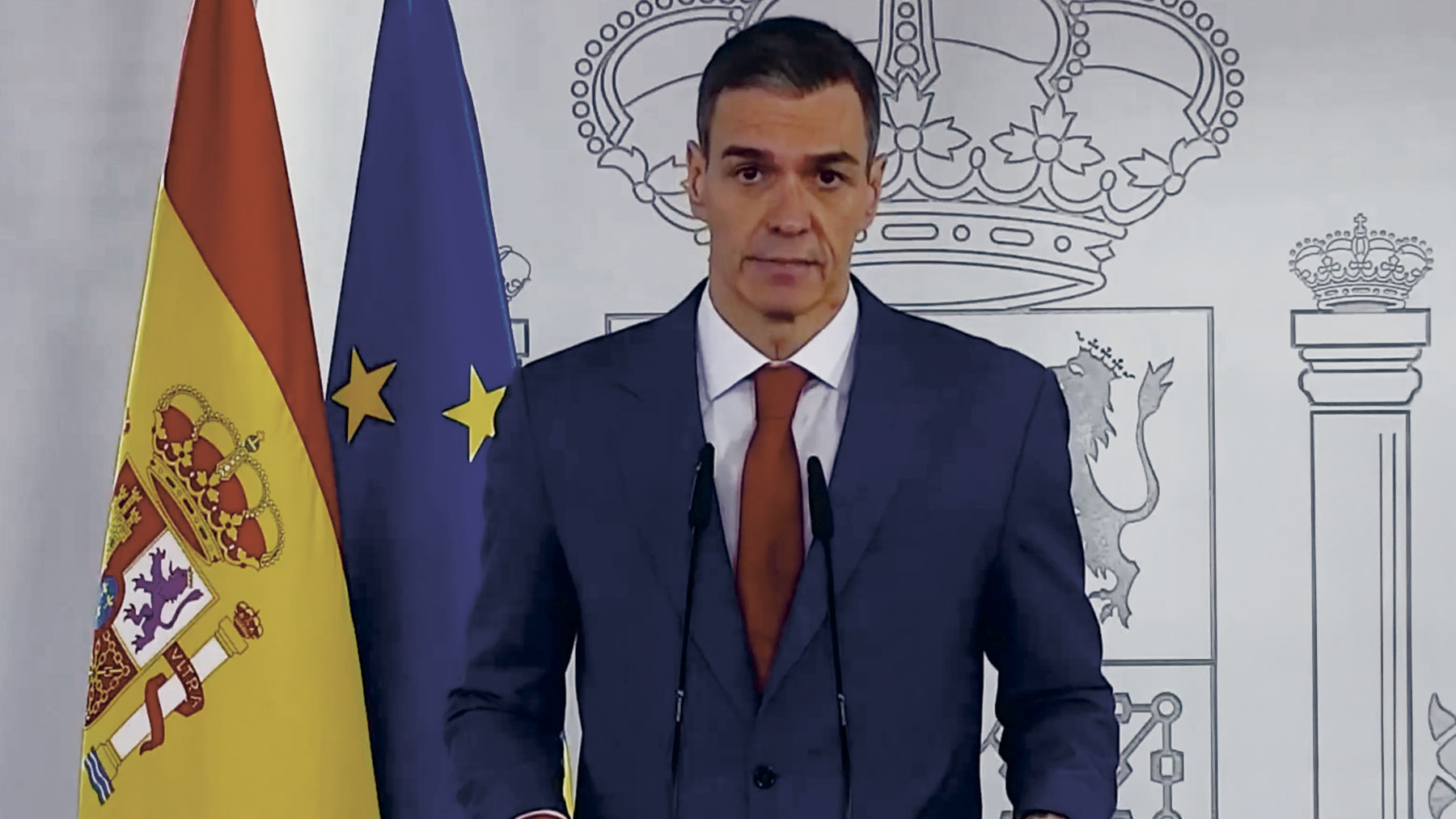 Sánchez tutea a los españoles y esquiva al Congreso como si fuera el líder de una república presidencialista