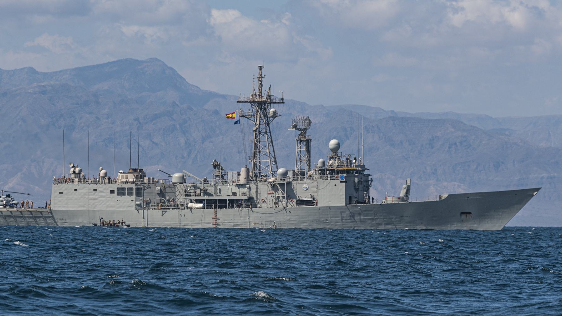 España enviará una fragata a Chipre tras el ataque a Irán mientras Sánchez abandera el