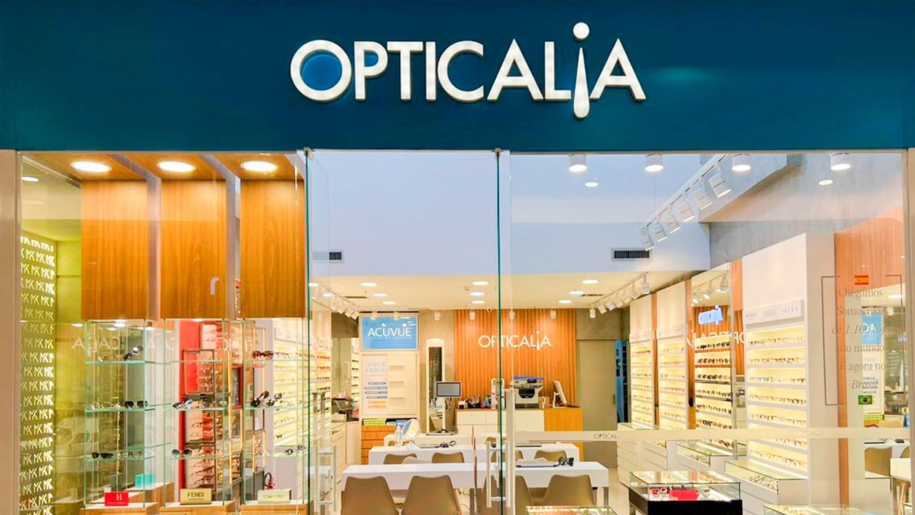 Guerra familiar en Opticalia: el sobrino del jefe crea una nueva marca y se lleva 100 franquicias