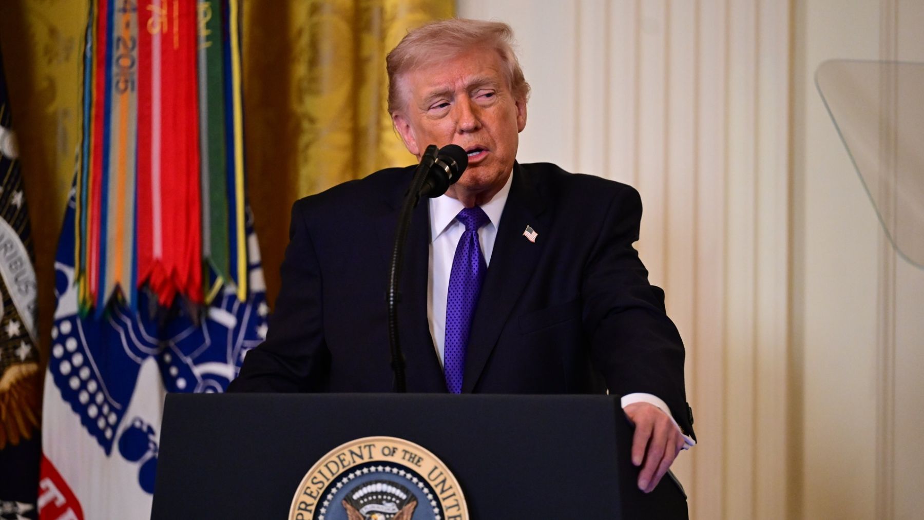 Trump pone dos condiciones a Irán para un acuerdo de paz: rendición incondicional y un gran líder aceptable