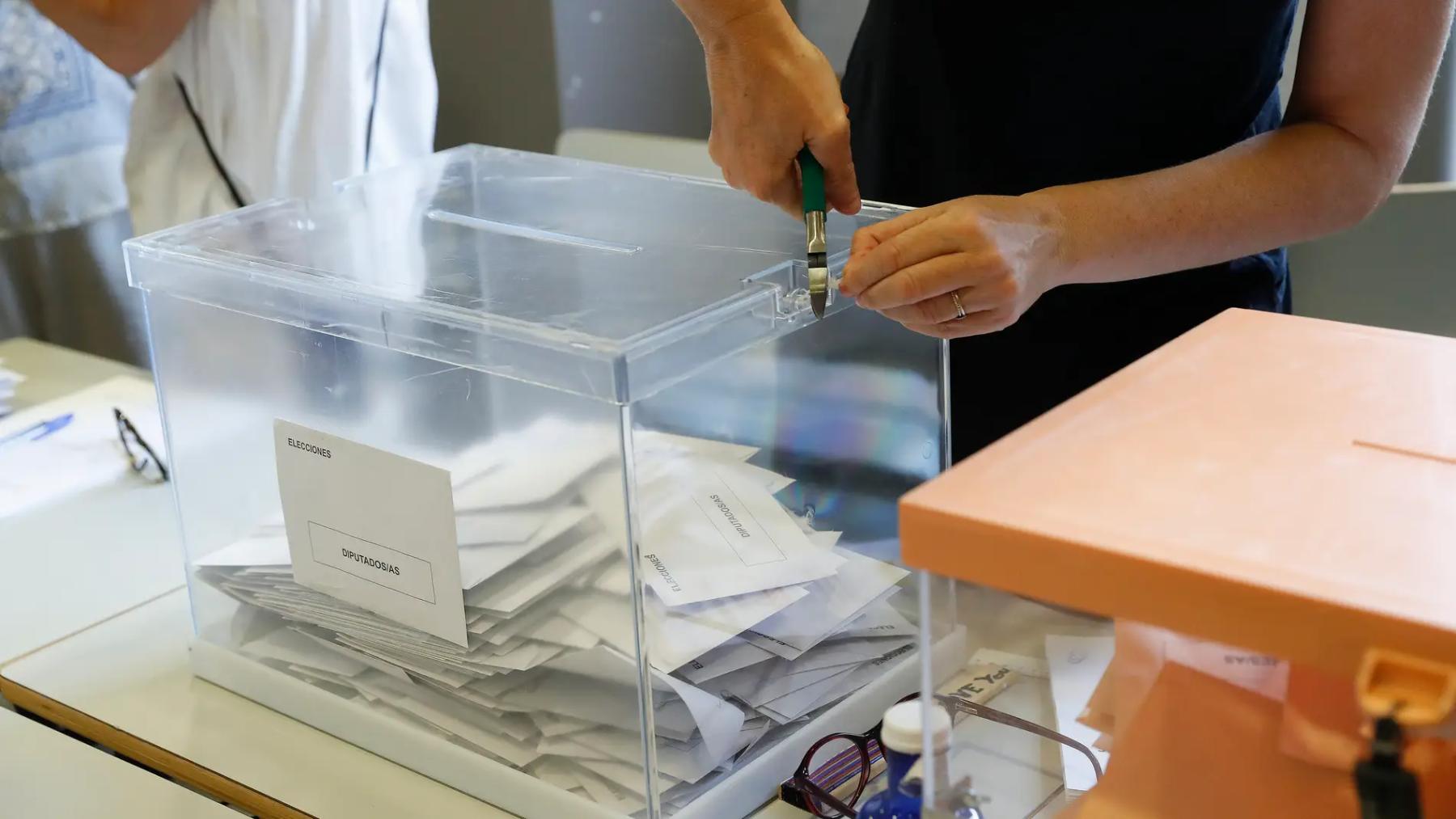 Cuántos escaños son necesarios para la mayoría absoluta en Castilla y León