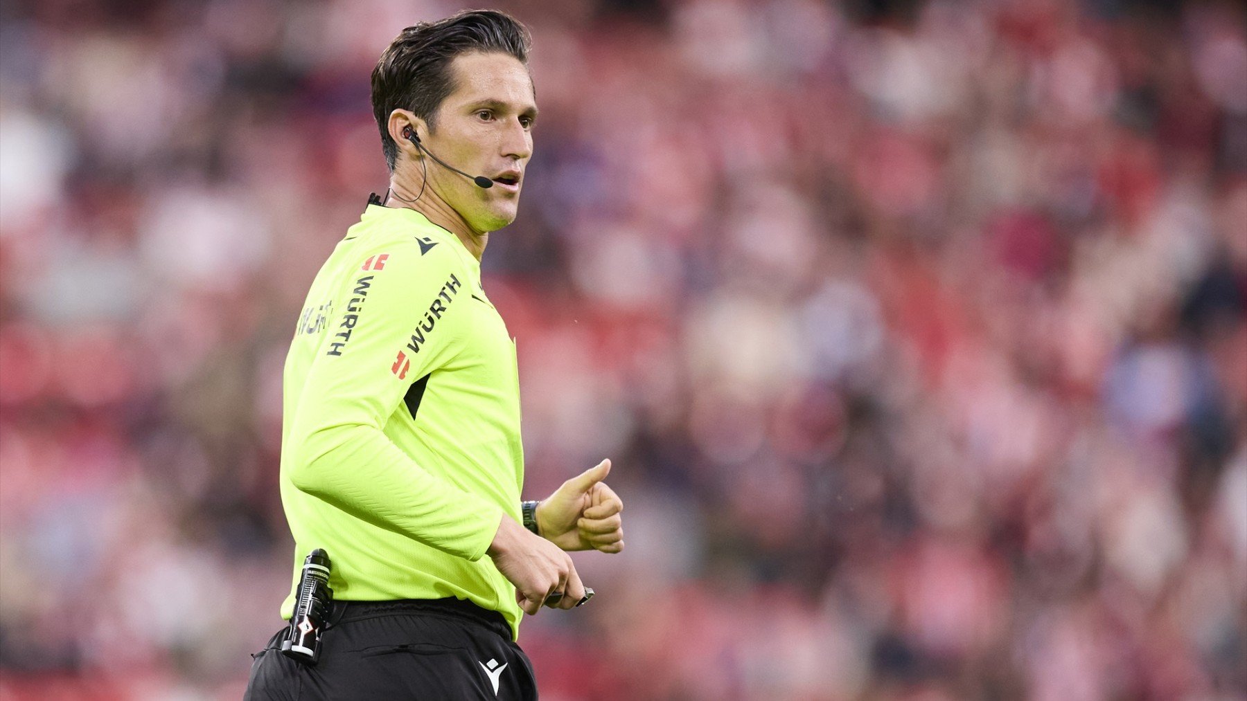 El permisivo Munuera Montero arbitrará el Athletic-Barcelona