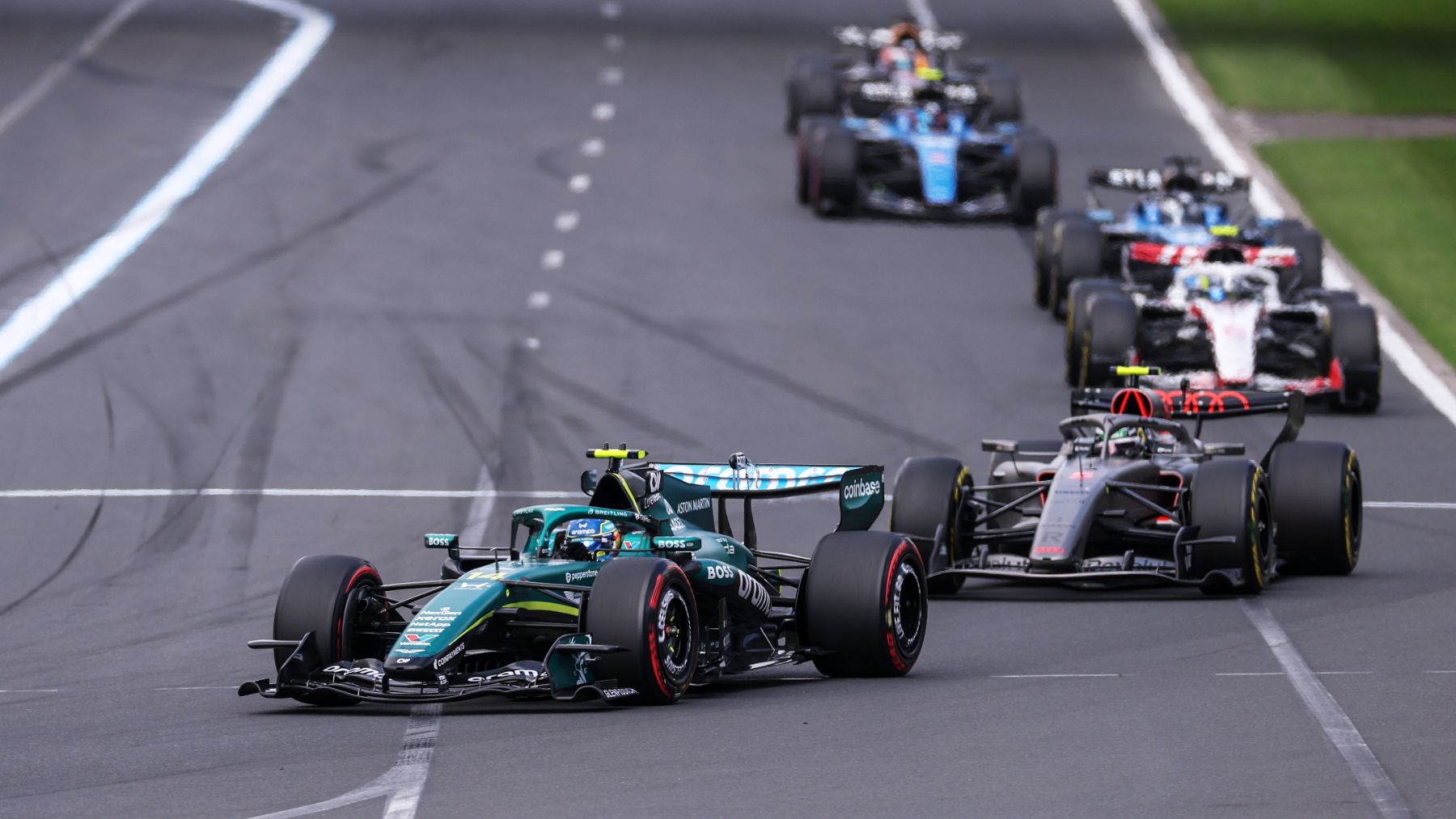 Por esto sigue corriendo con 44 años: salida mágica de Alonso antes de retirar dos veces el Aston Martin