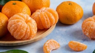 La mandarina es una pieza delicada que requiere frío y humedad constante para no quedar blanda. Su piel fina es el mejor indicativo de una pulpa llena de zumo y propiedades nutritivas intactas. (Foto: Freepik)
