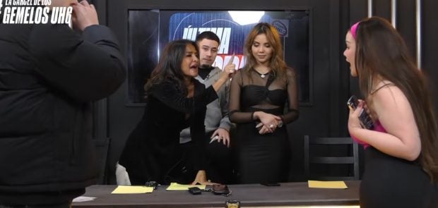 A&iacute;da N&iacute;zar y La Marrash en 'La C&aacute;rcel de los Gemelos' (YouTube).