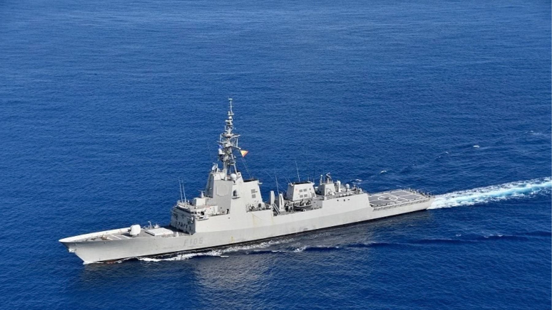 Macron anuncia que el portaaviones que escolta la fragata española realizará una misión «sin precedentes» en Ormuz