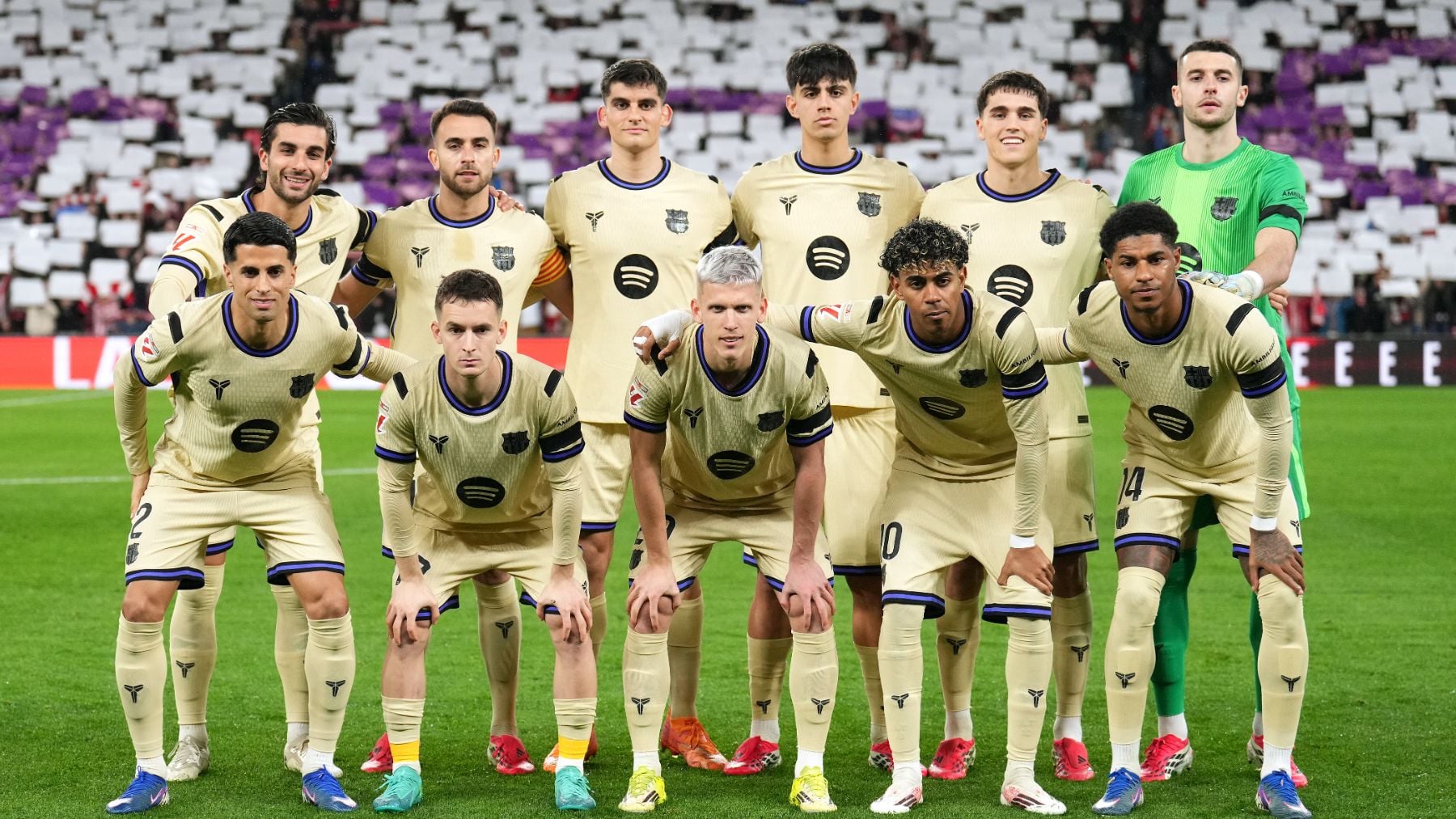 El Barcelona hace piña en Newcastle para alejarse del ruido de las elecciones