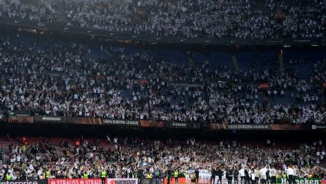La invasión de aficionados del Eintracht en el Camp Nou en 2022. (Getty)