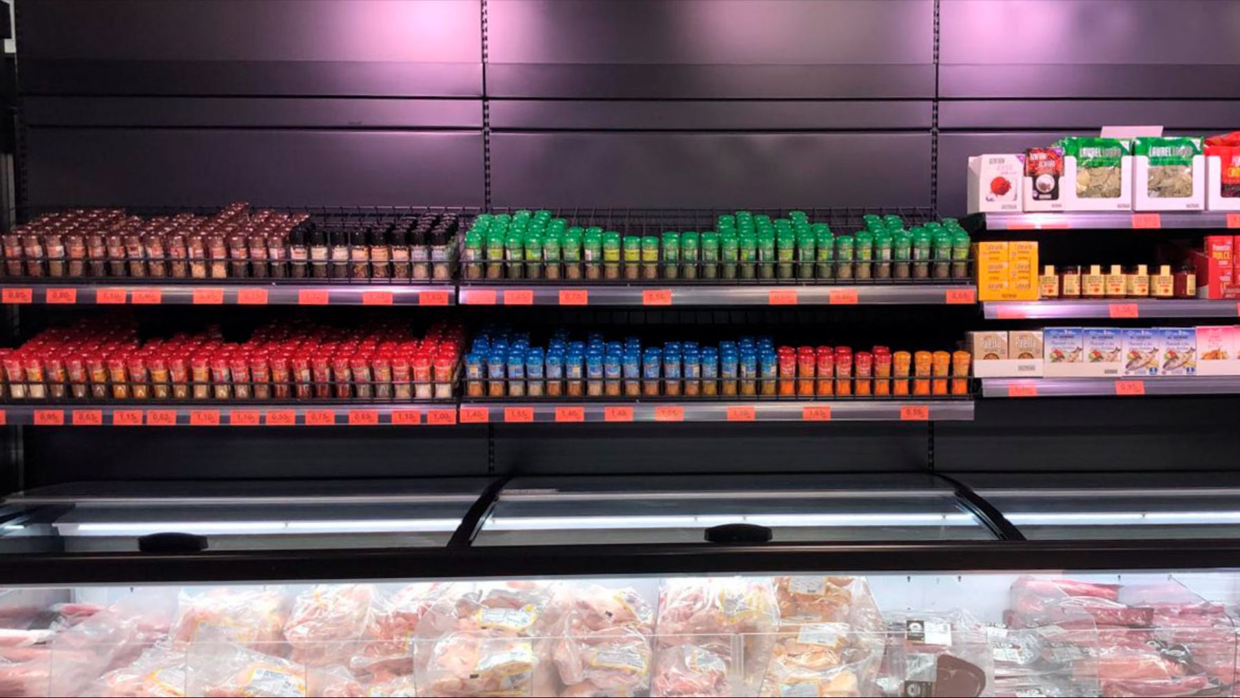 La razón por la que los botes de especias de Mercadona tienen diferentes colores