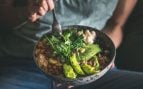 Muchas personas están comenzando a alimentarse de productos veganos para evitar el maltrato de animales.