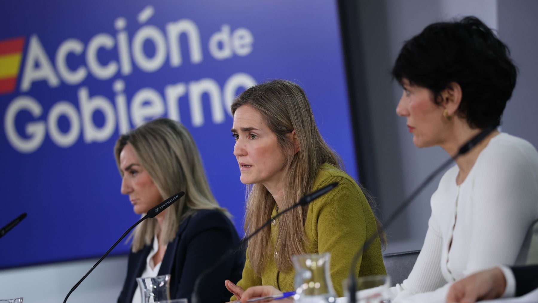 El Gobierno aprueba 1.300 millones para Defensa por necesidades ineludibles sin explicar cuáles son