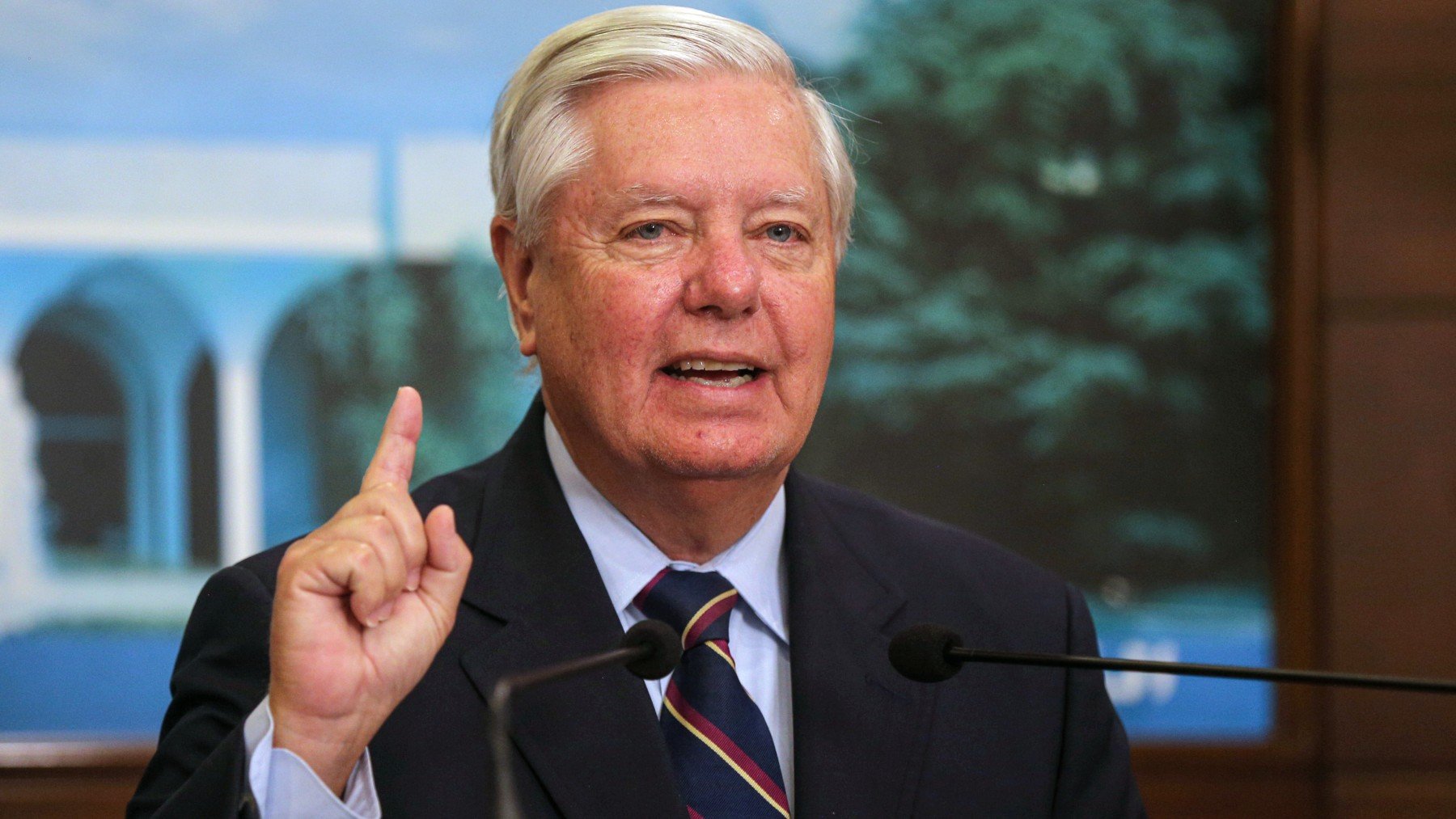 El senador Lindsey Graham, aliado clave de Trump, pide retirar las bases de España: Han perdido el rumbo