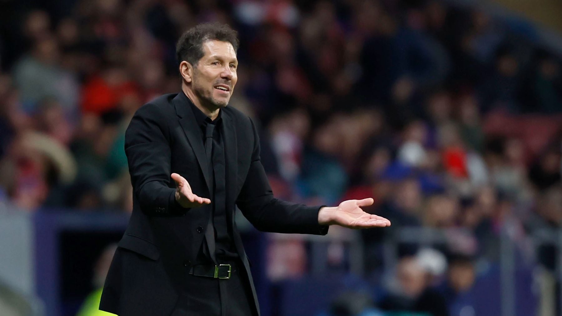 Simeone alucina con el cambio de portero del Tottenham en el minuto 17: A nivel profesional nunca lo vi