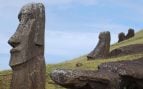 Descubren nuevo moai en la Isla de Pascua, hallazgo arqueológico del primer moai en un lago, descubrimiento de nuevo moai en Rapa Nui, moais de la Isla de Pascua en arqueología.