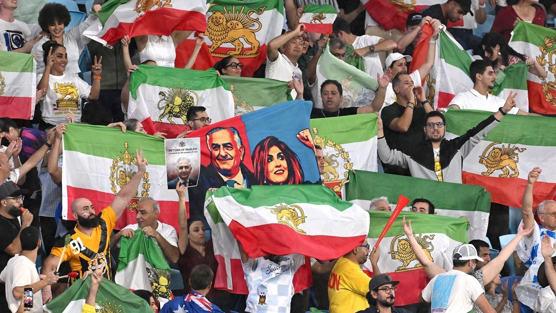 Afición de Irán en un partido de fútbol. (Europa Press)