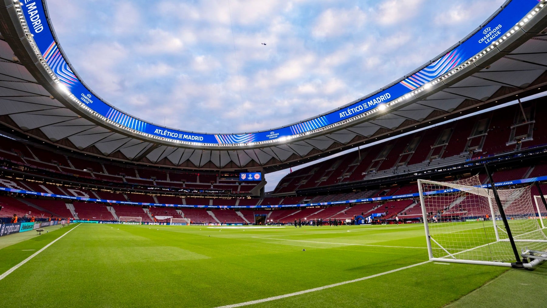 El césped del Metropolitano