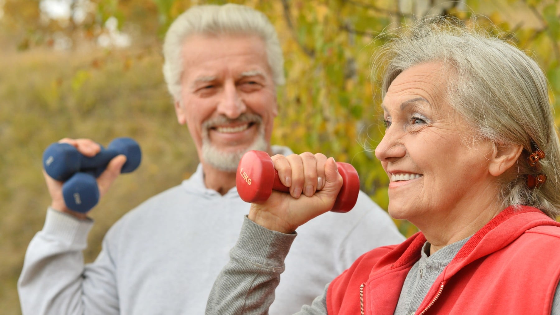 Los médicos la avalan: así es la prueba de fuerza en casa que predice la longevidad después de los 60
