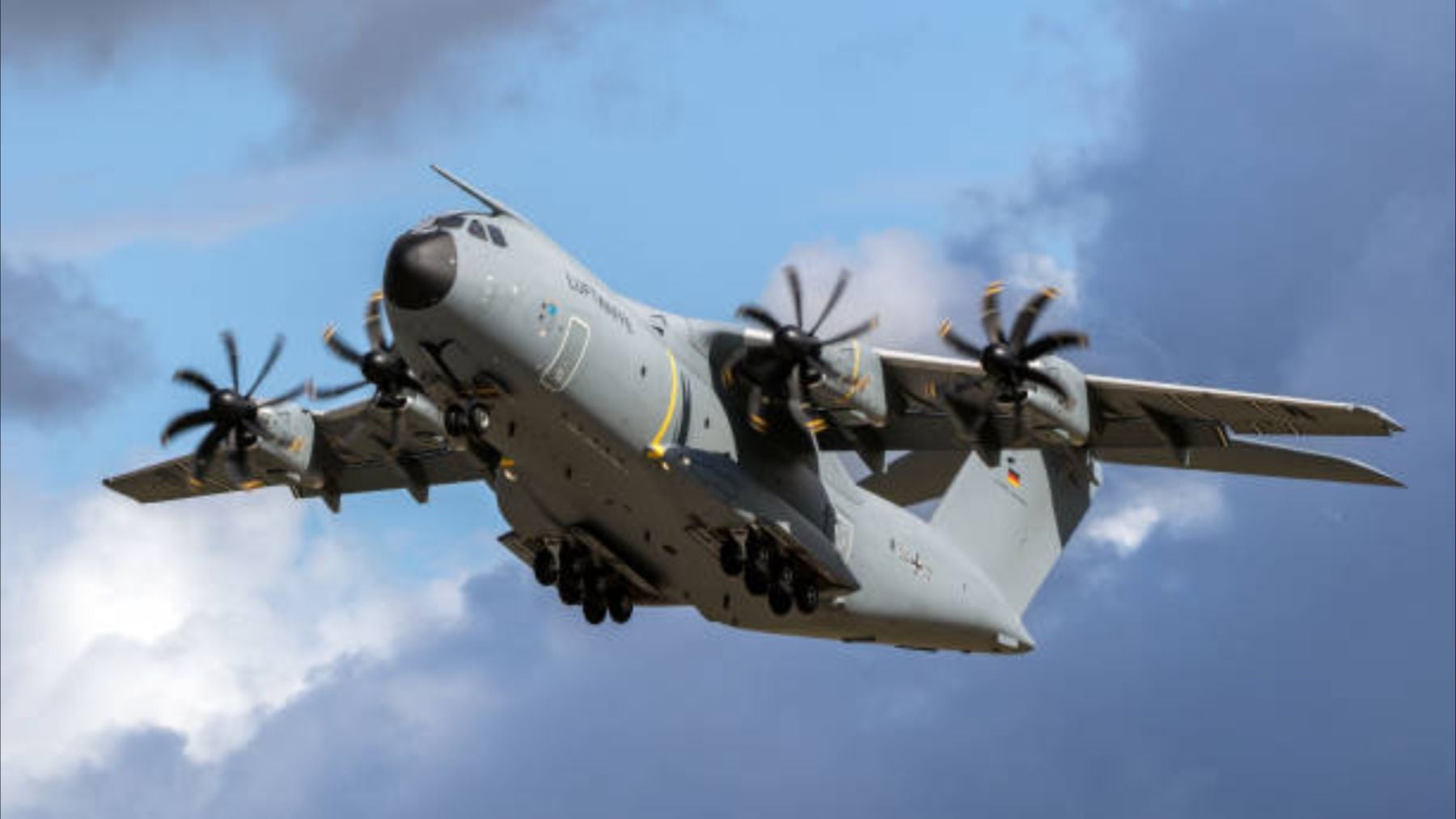 El Ejército español empieza su rearme: se confirma que están renovando la flota y van a llegar 6 aviones A400M