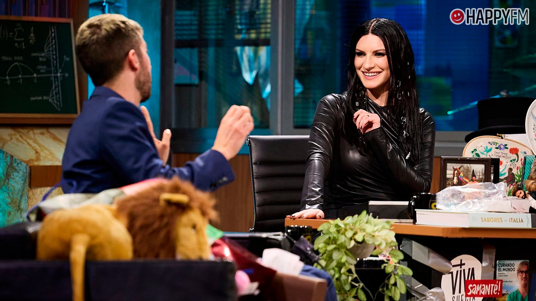 Laura Pausini para los pies a Broncano: La última vez me dijiste cosas vulgares en italiano