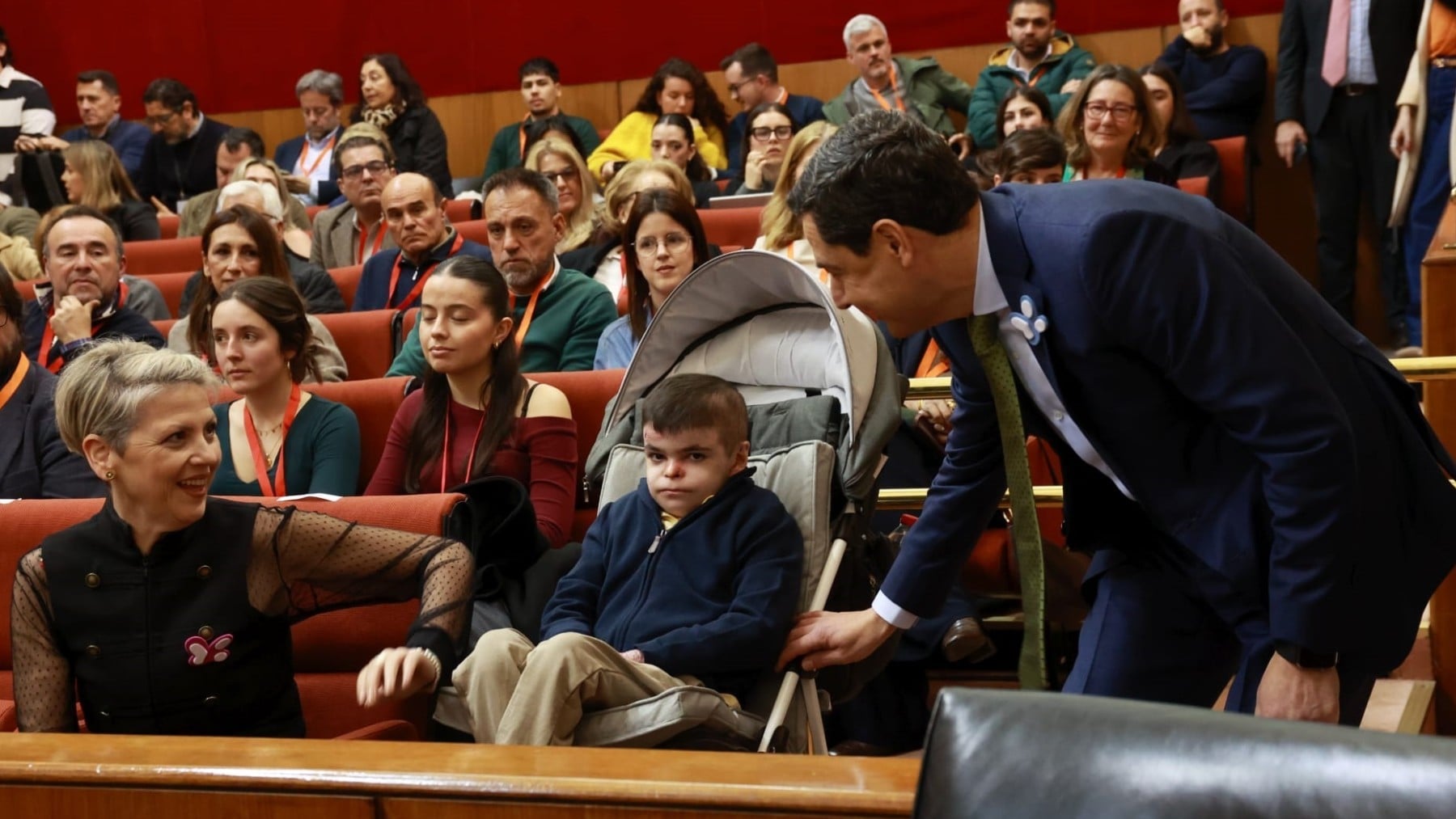 Andalucía dará acceso al tratamiento a Leo, el niño con piel de mariposa rechazado por Mónica García