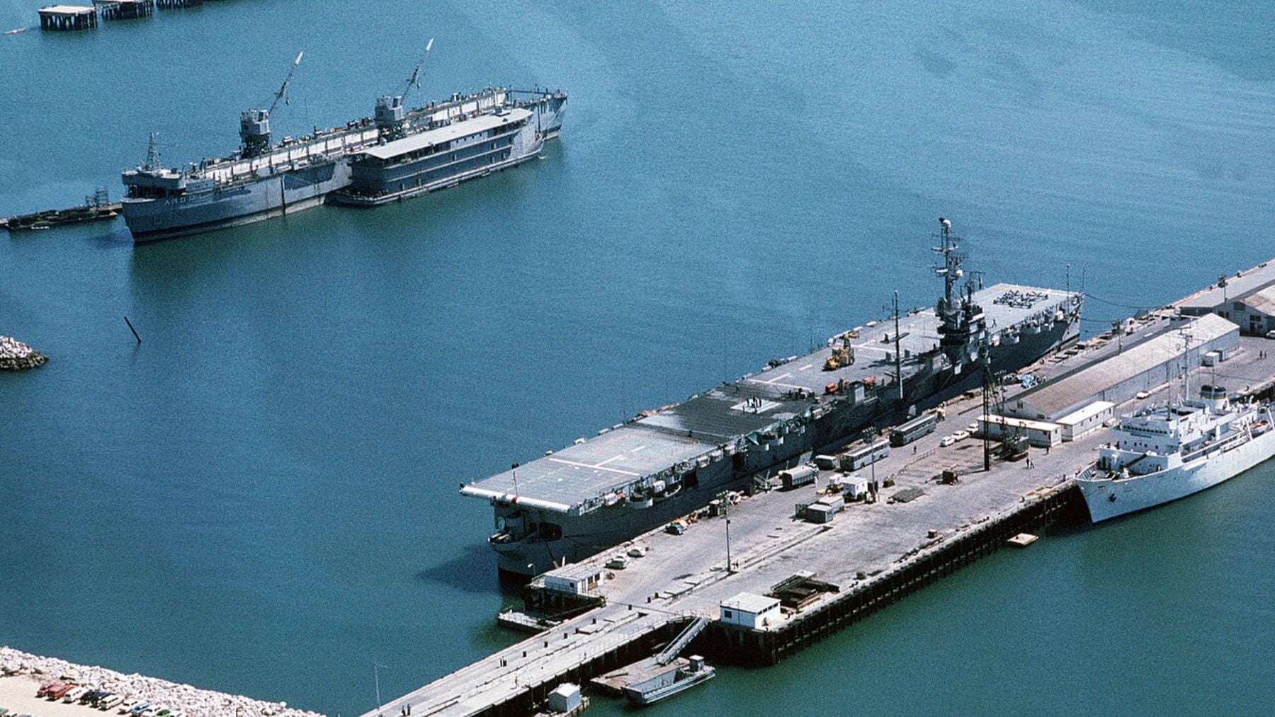 Parece ciencia ficción, pero está en la Base Naval de Rota: el destructor que detecta misiles en el espacio