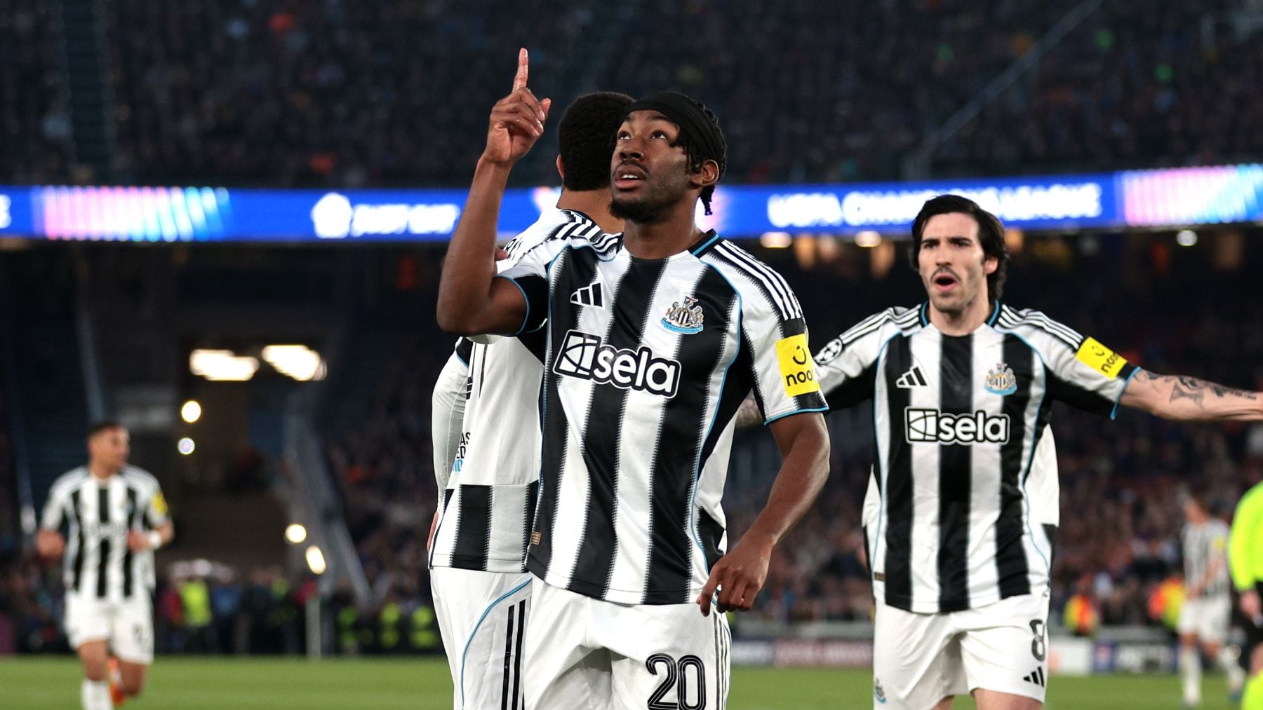 Anthony Elanga celebra un gol al Barcelona. (Getty)