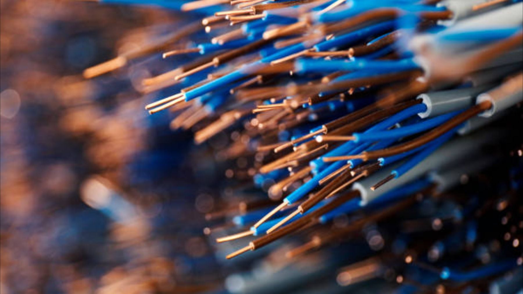 China desafía las leyes de la física: inventa un material 10 veces más fuerte que el acero y sólo necesitan un cable de 2 mm para mover un autobús