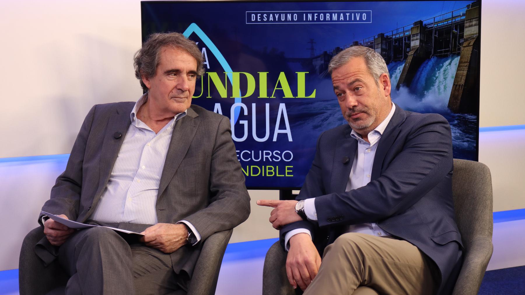 Jesús Contreras, vocal de la Asociación Ingenieros de Caminos (izqda.) y José María González Moya, director general de la Asociación de Empresas de Energías Renovables (APPA Renovables).